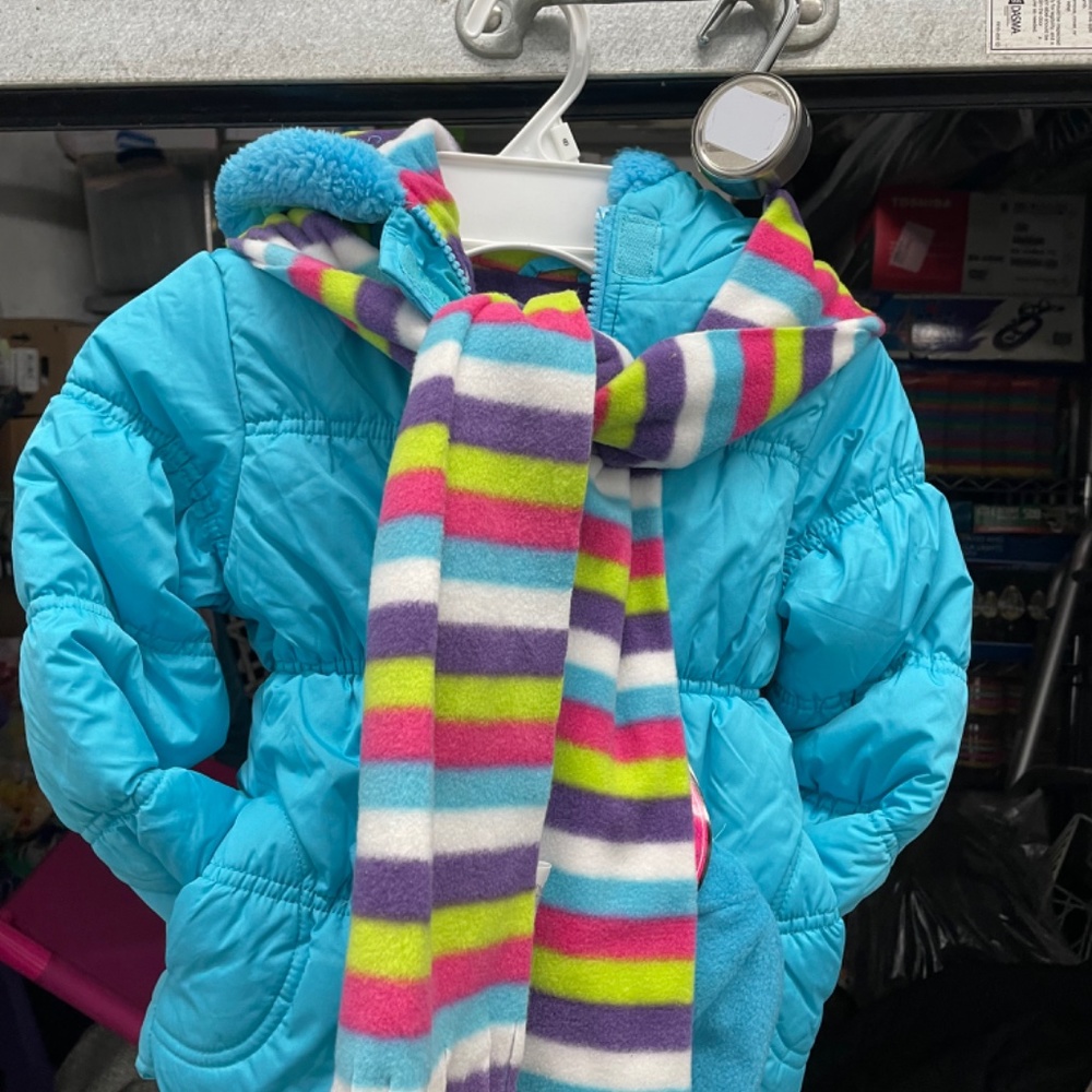New Warm Puffer Jacket w/Hat and Rainbow Striped Scarf, Toddler 4T - Aqua Blue